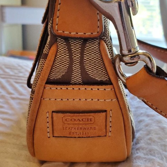 AUTHETIC COACH SHOULDER BAG - Picture 7 of 11